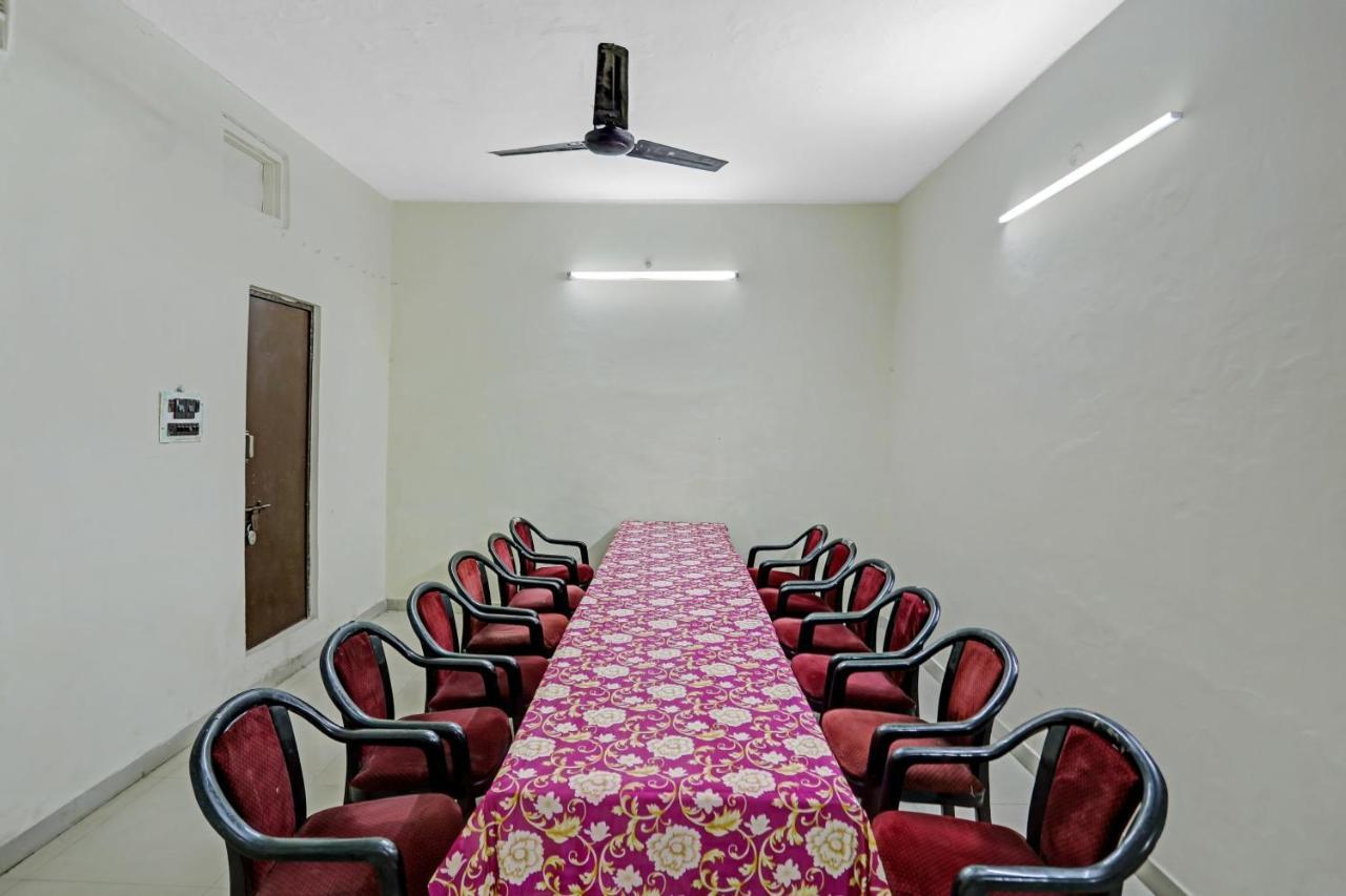 Collection O 85238 Tulika Garden Hotel Izatnagar Екстериор снимка