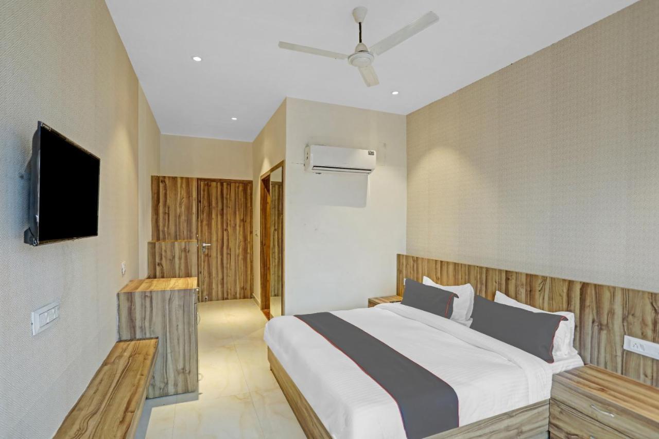 Collection O 85238 Tulika Garden Hotel Izatnagar Екстериор снимка